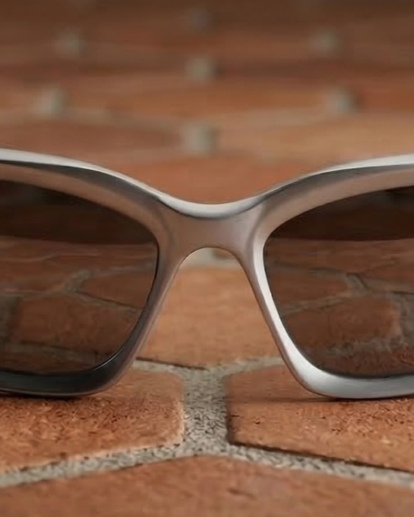 Lunettes de Soleil "Cyber" – Argent Métallisé (Style Y2K Futuriste)